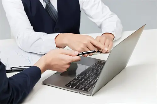 也门人去到德国旅游多少钱呢