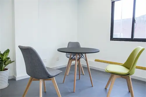 西班牙人去到德国旅游多少钱呢