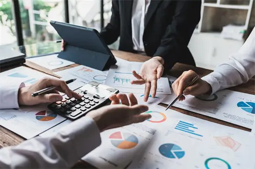 利比亚的人到德国旅游多少公里